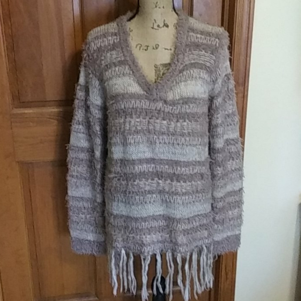 Knox Rose eyelash yarn sweater, EUC